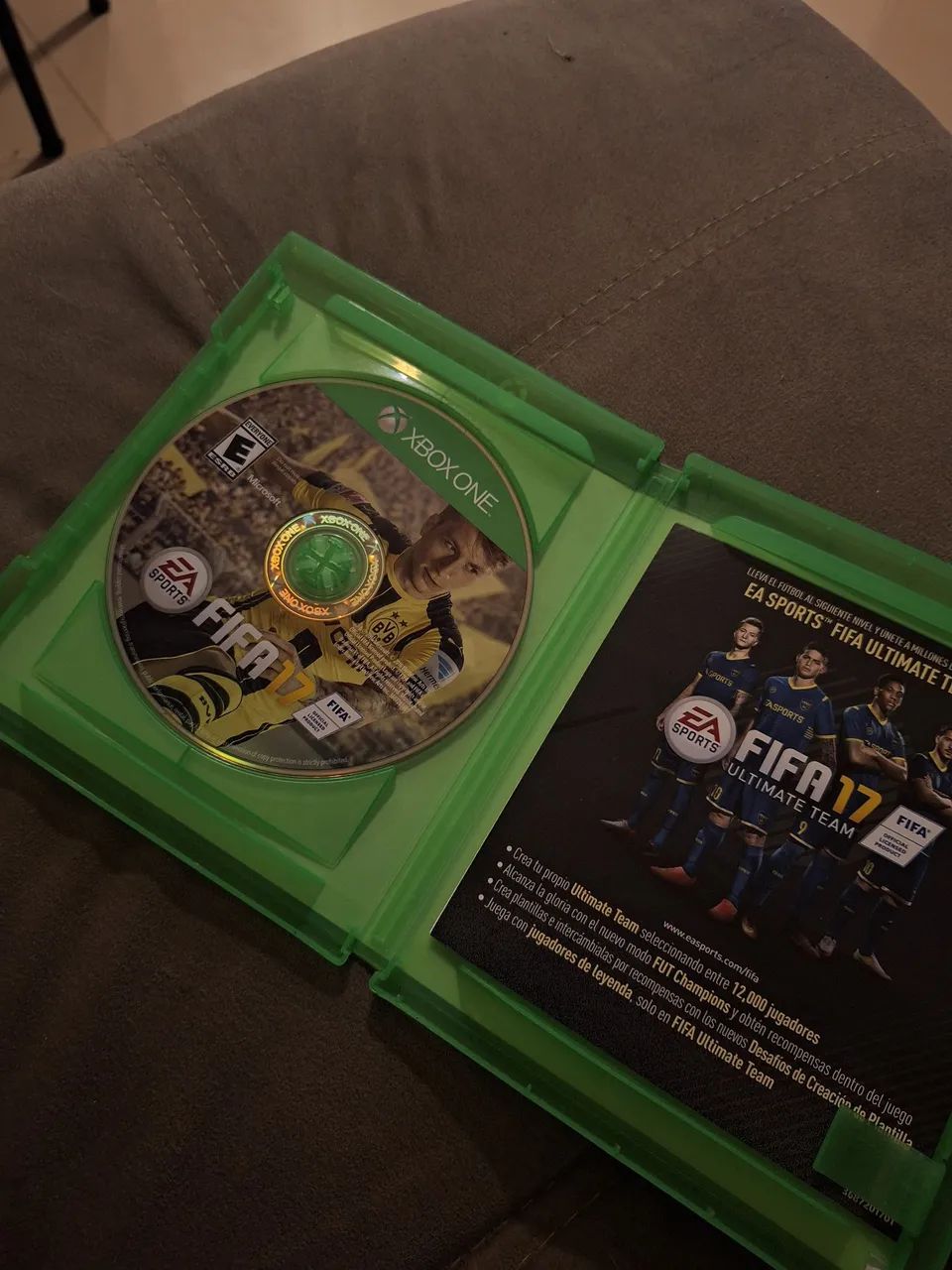 FIFA 17 - Xbox One - Foto 2