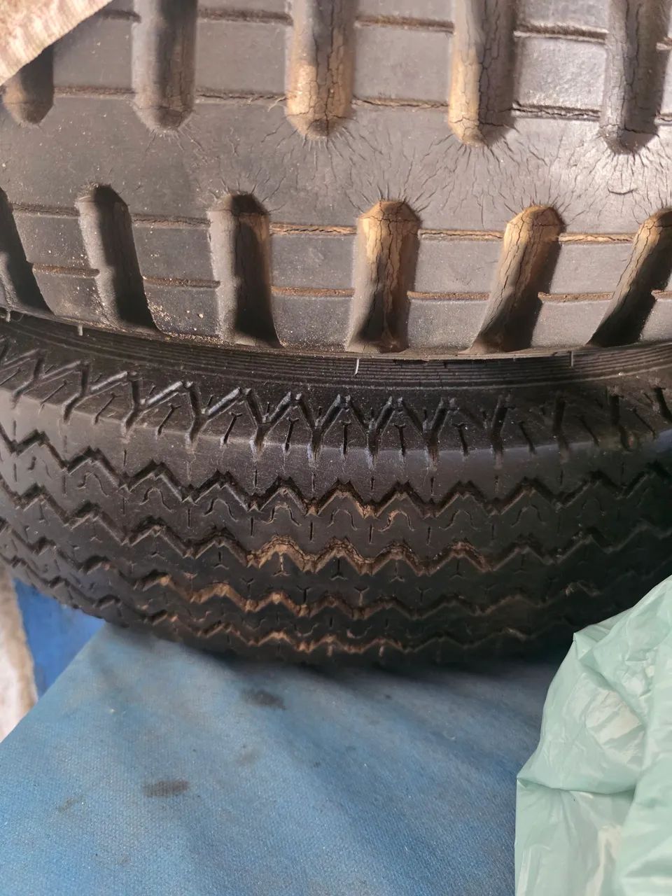 Rodas aro 15 de ferro com pneus bons - Foto 6