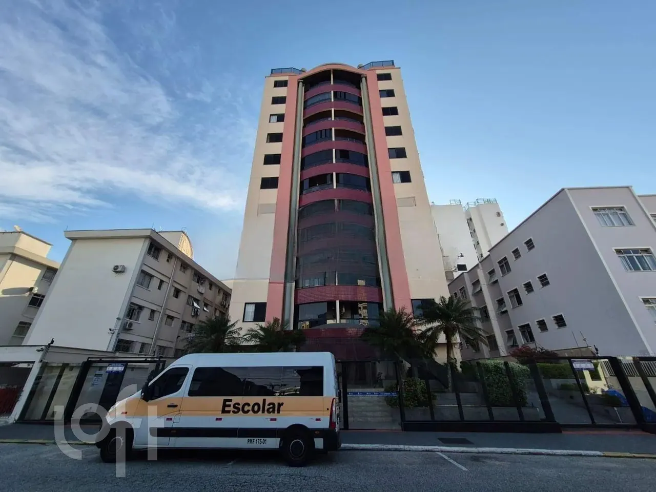Apartamento de 3 dormitórios / Balneário Estreito/