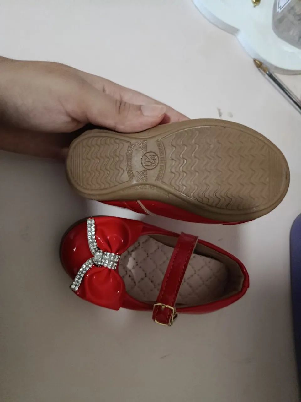 Sapatilha infantil vermelha com laço e brilho Tam 20 - Foto 3
