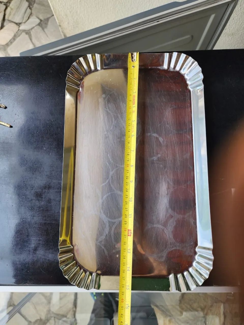 Bandeja metálica retangular com borda decorativa - Foto 2