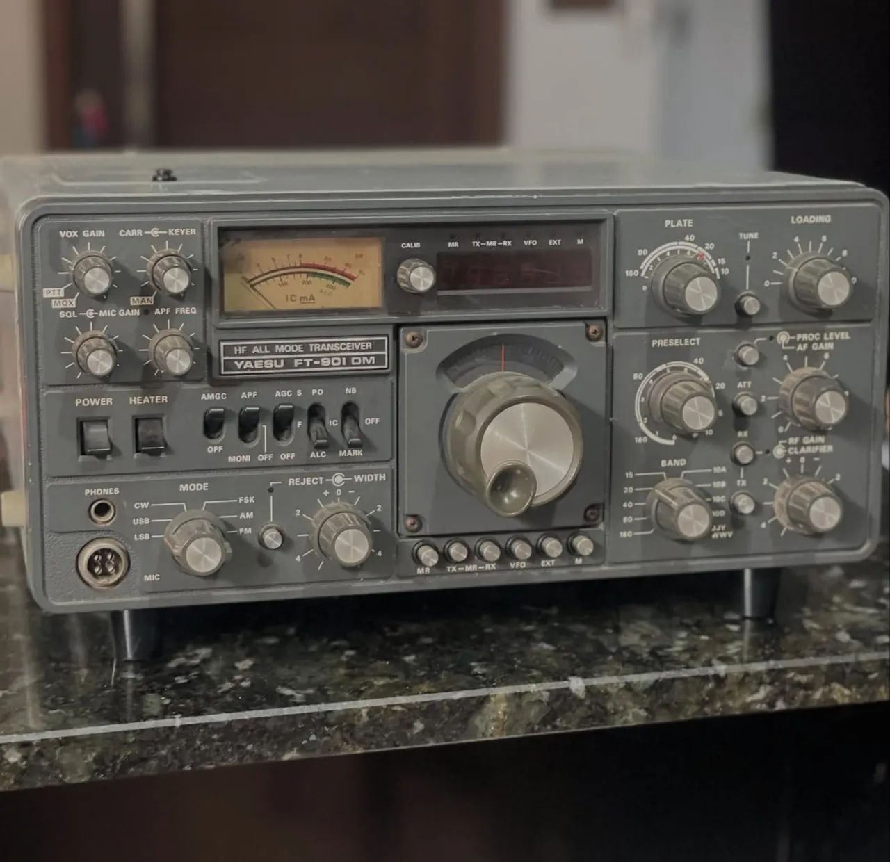 Transmissor Yaesu FT-901 DM