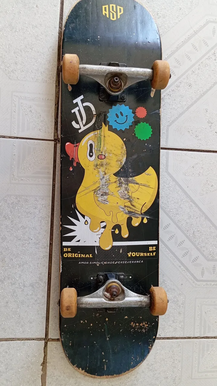 Skate Usado - Shape Aspecto 8.0 e Truck Crail
