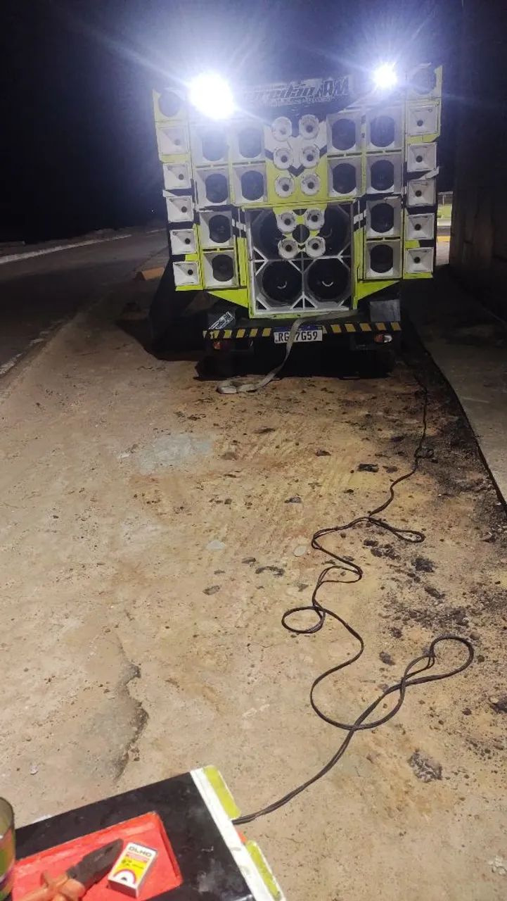 Vendo Lindo Paredão de som obs leia a discrição 