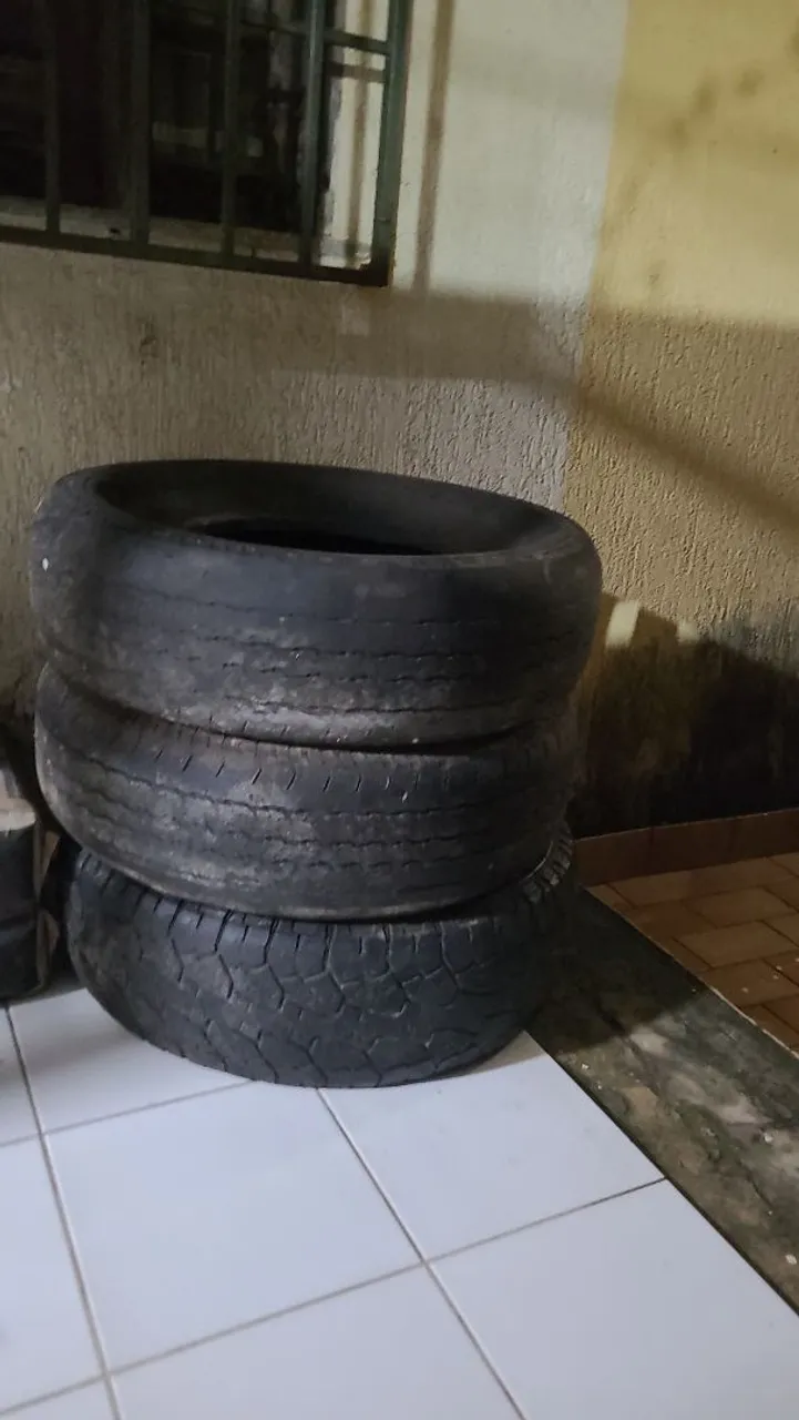 Pneus usados-Dueler H/T 255/70R16