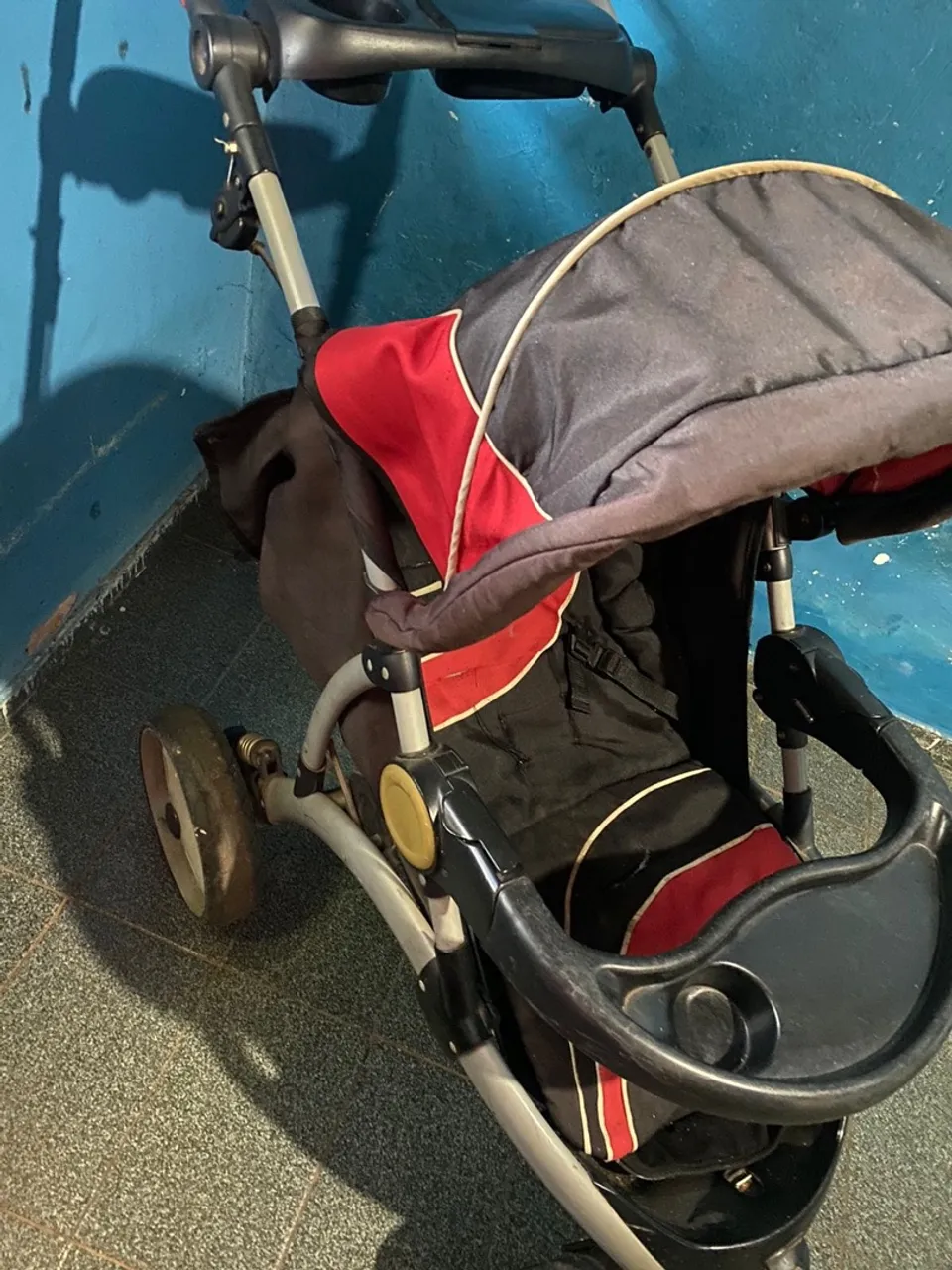 Carrinho de bebê confortável e prático