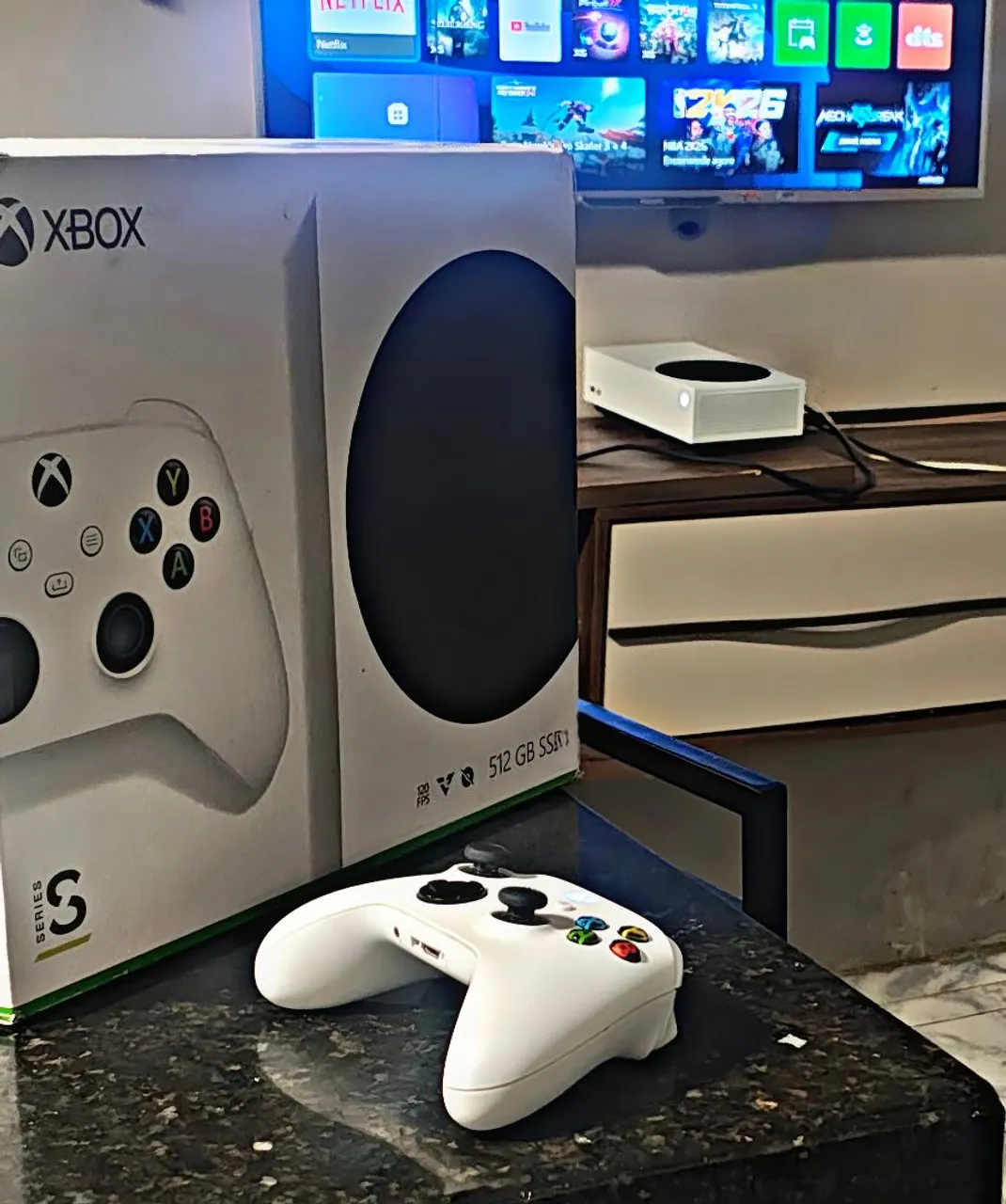 Xbox Series S - 512 GB - usado com aparência de novo !