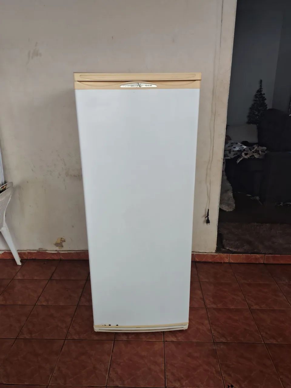 Vendo geladeira funcionando perfeitamente entrego grátis entrega imediata  - Foto 2