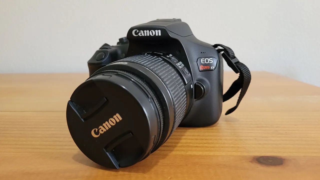 Câmera Canon EOS Rebel T7