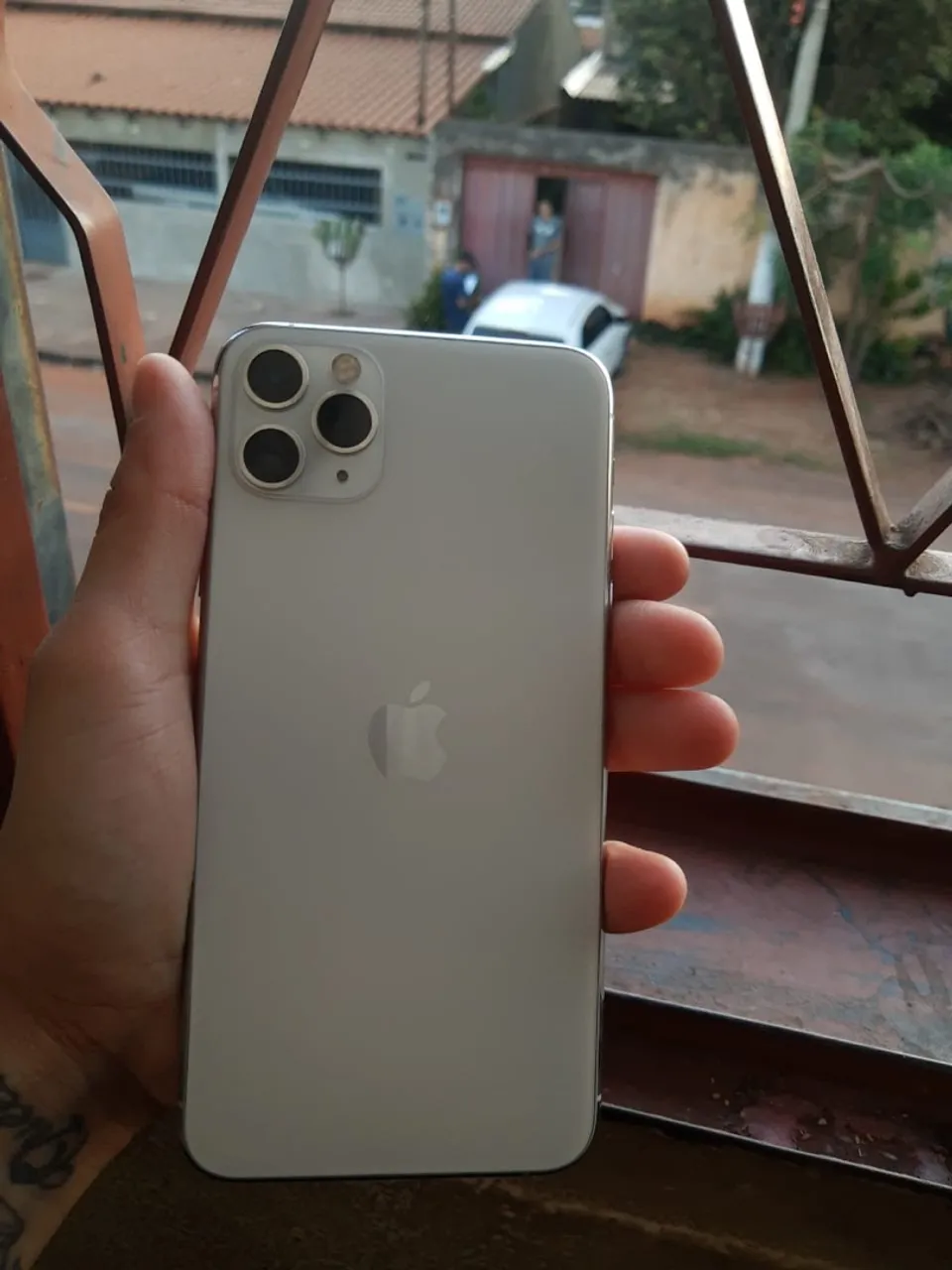 iPhone 11 Pro Max Cinza Espacial - 64GB