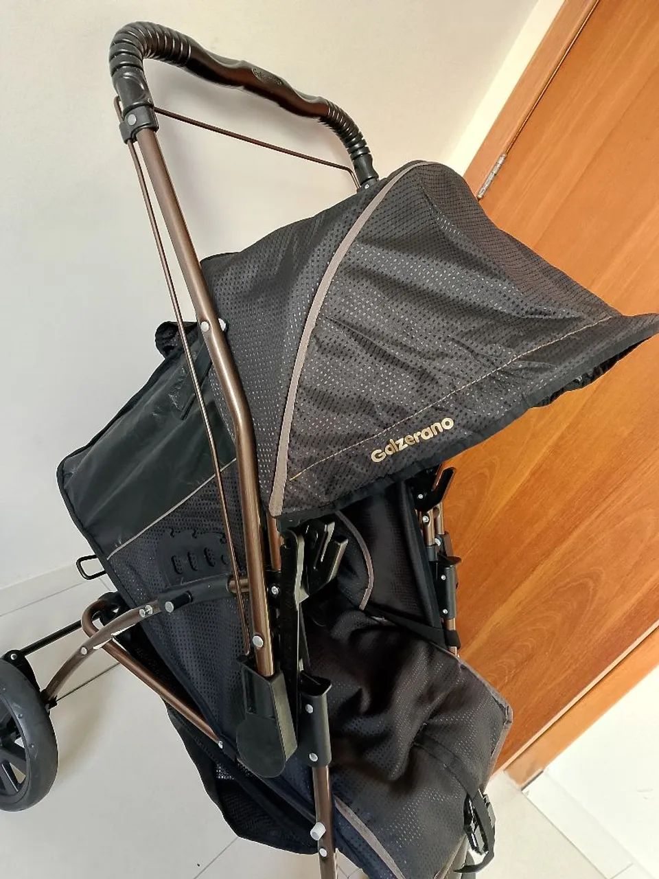 Carrinho + bebê conforto da marca Galzerano super novo - Foto 4