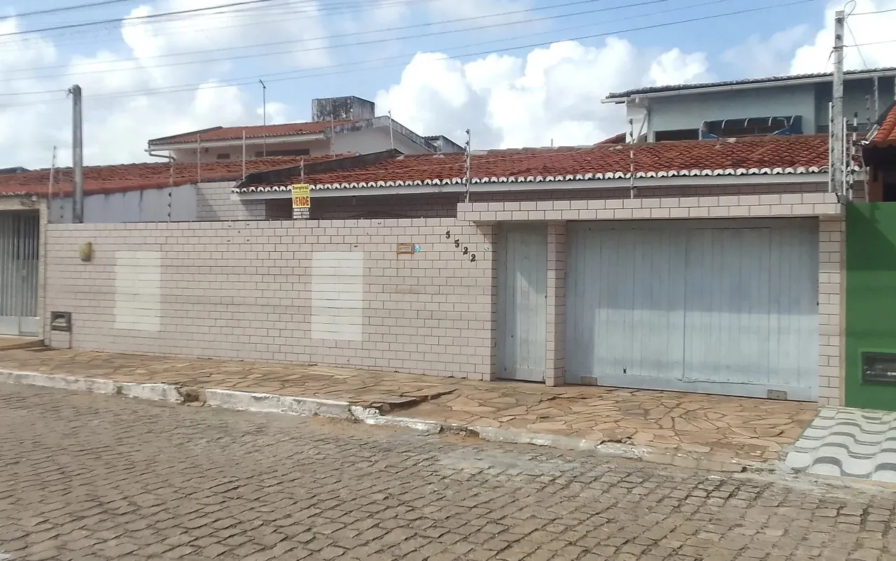 VENDO CASA EM CANDELÁRIA PRÓXIMO DA IGREJA CATÓLICA