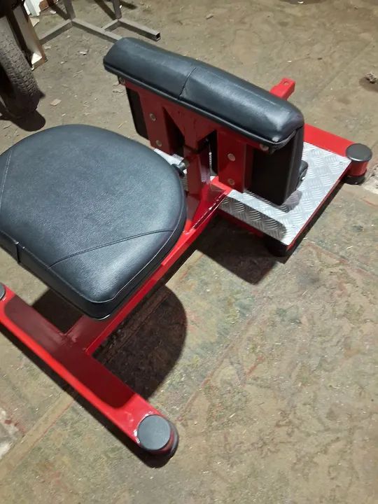 Agachamento sissy com banco de apoio  - Foto 2