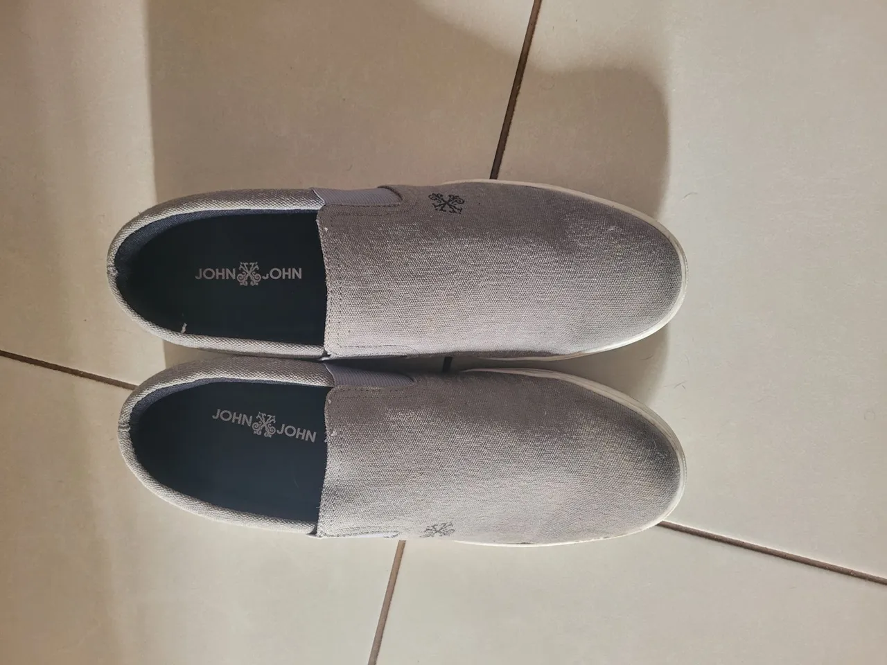 Sapatênis John John Cinza - Conforto e Estilo!