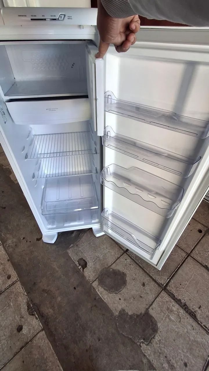 GELADEIRA ELECTROLUX DGELO SEMI-NOVA - Foto 5