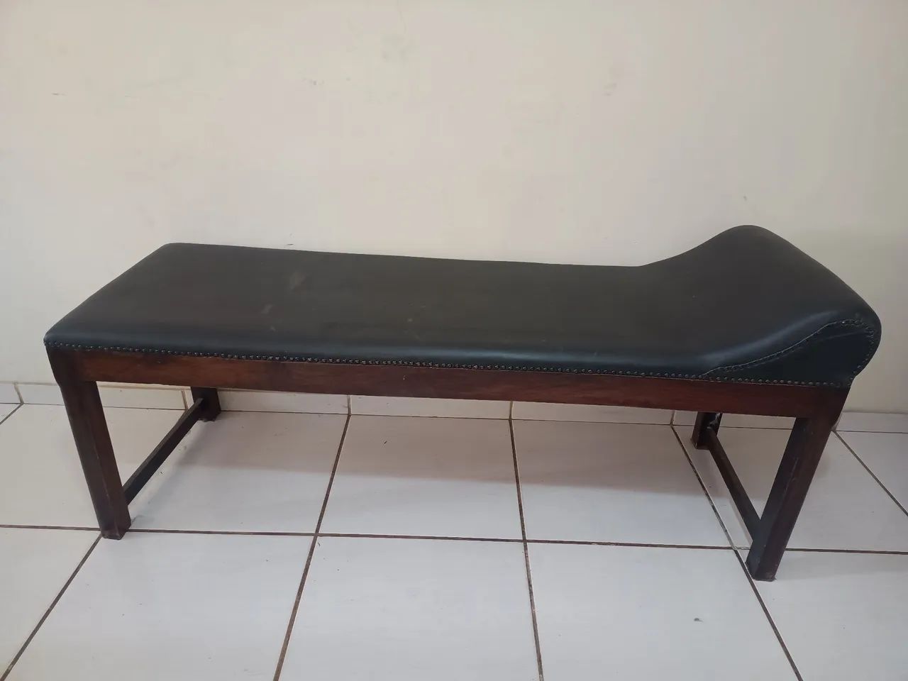 Chaise Longue Clássica em Couro - Foto 5
