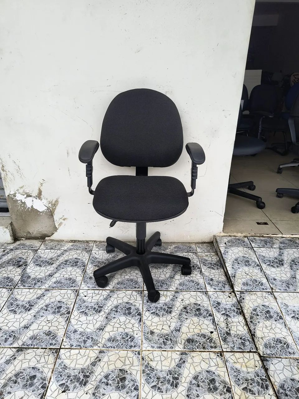 Cadeira de Escritório Giratória com Rodinhas - Foto 2