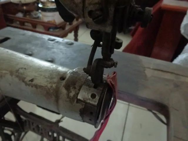 maquina sapateiro antiga funcionando ano de 1952 - Foto 3