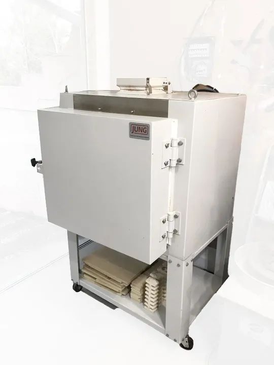 Forno Cerâmico Jung 1300°C + 18 Peças Refratárias de Brinde