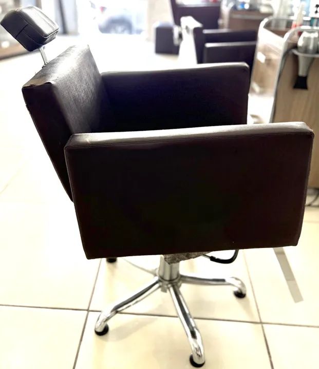 Cadeira cabeleireira reclinável - Foto 4