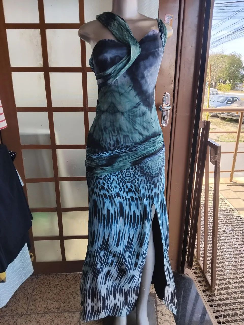 Vestido Longo Estampado de onça azul com Fenda - Foto 4
