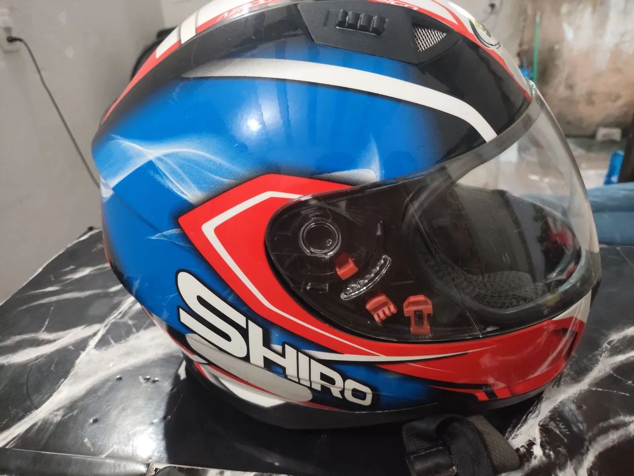 Capacete Shiro - otimo estado de conservação 