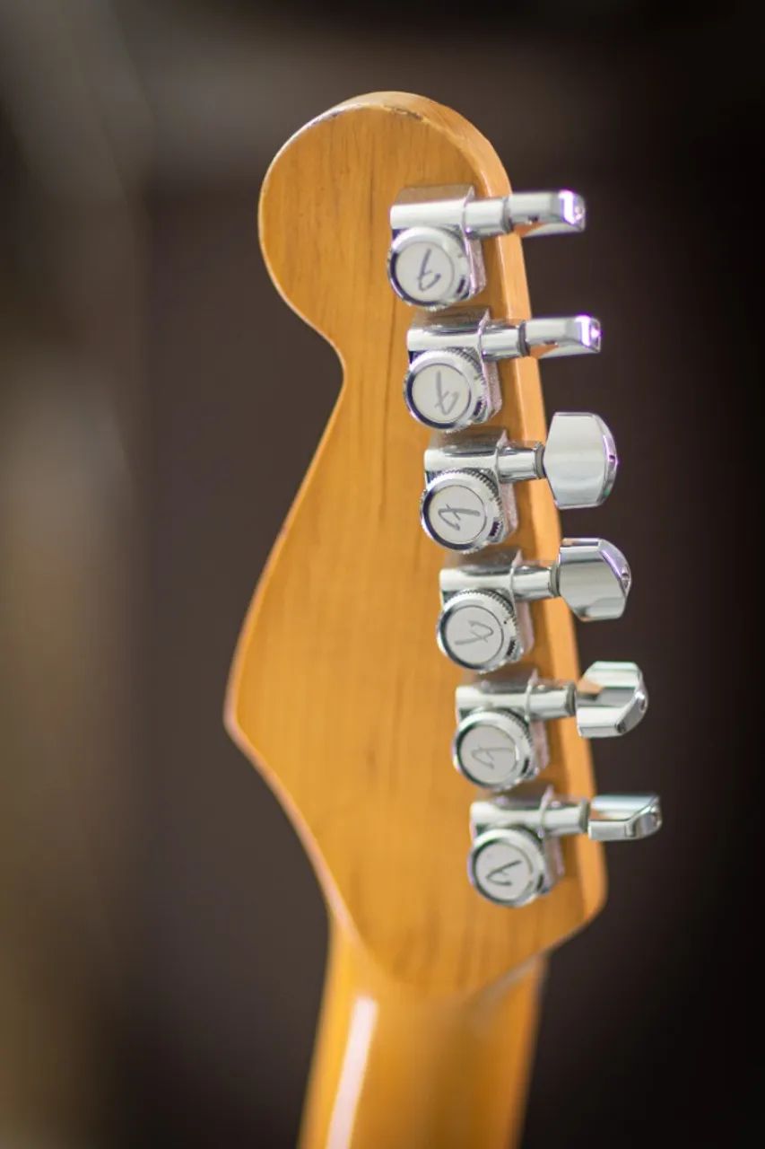 Guitarra Fender Stratocaster American com Case Original e mais Upgrades - Foto 4