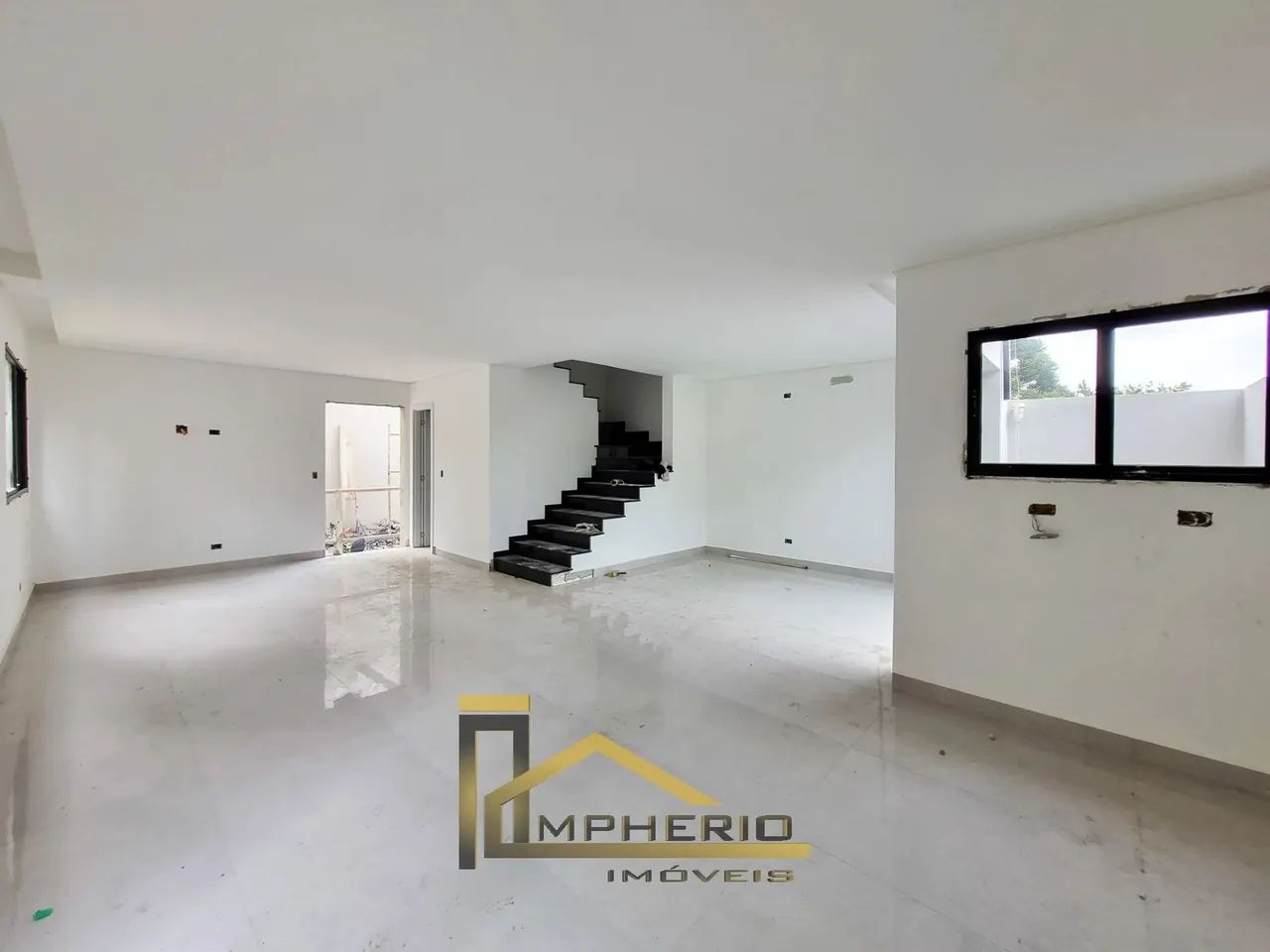 Casa em Condomínio à Venda em Curitiba-PR, Bairro Uberaba: 3 Quartos, 1 Suíte, 3 Salas, 1  - Foto 3