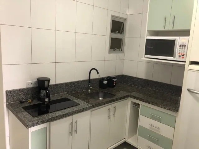 Studio para alugar no Centro Cívico R$ 1800 + Condomínio