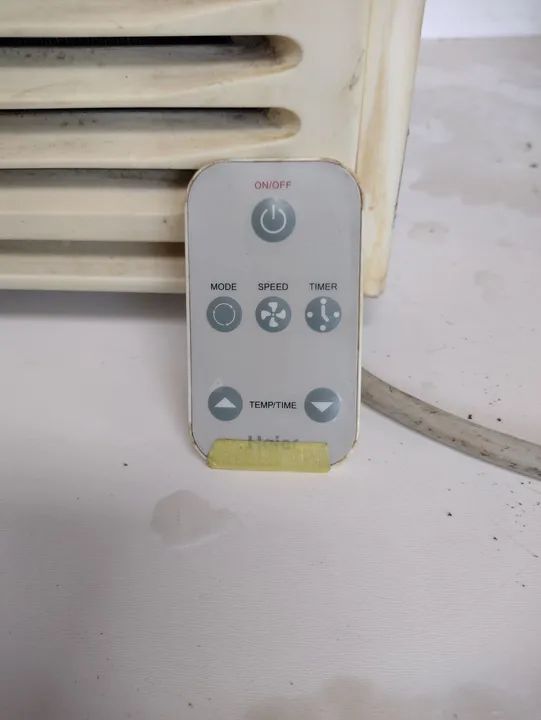 VENDO 2 AR CONDICIONADO HAUER FUNCIONANDO PERFEITAMENTE - Foto 2