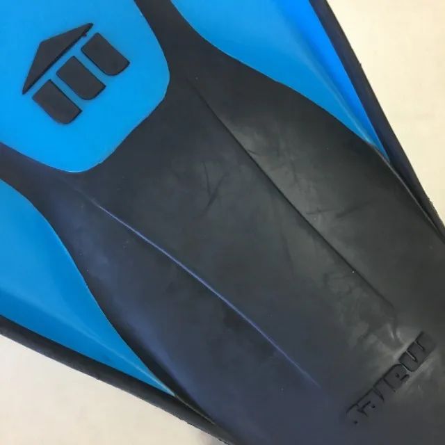 C181 Nadadeira Mares Avanti 4 para mergulho dive com nome gravado pé de pato - Foto 6