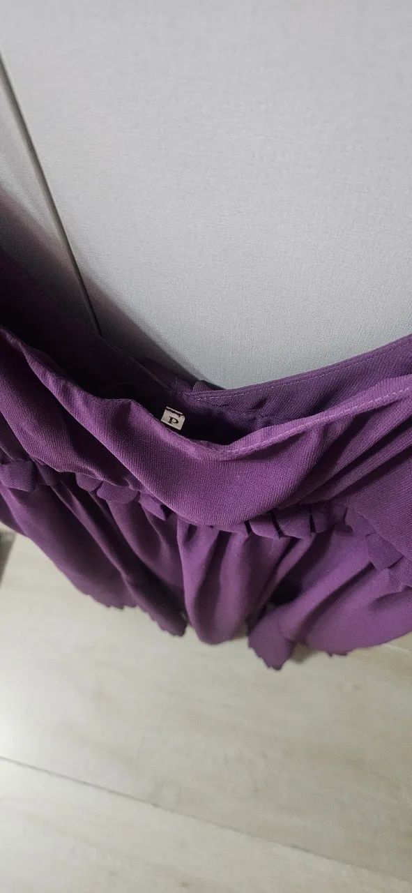 Vestido roxo com detalhes em babados - Foto 2