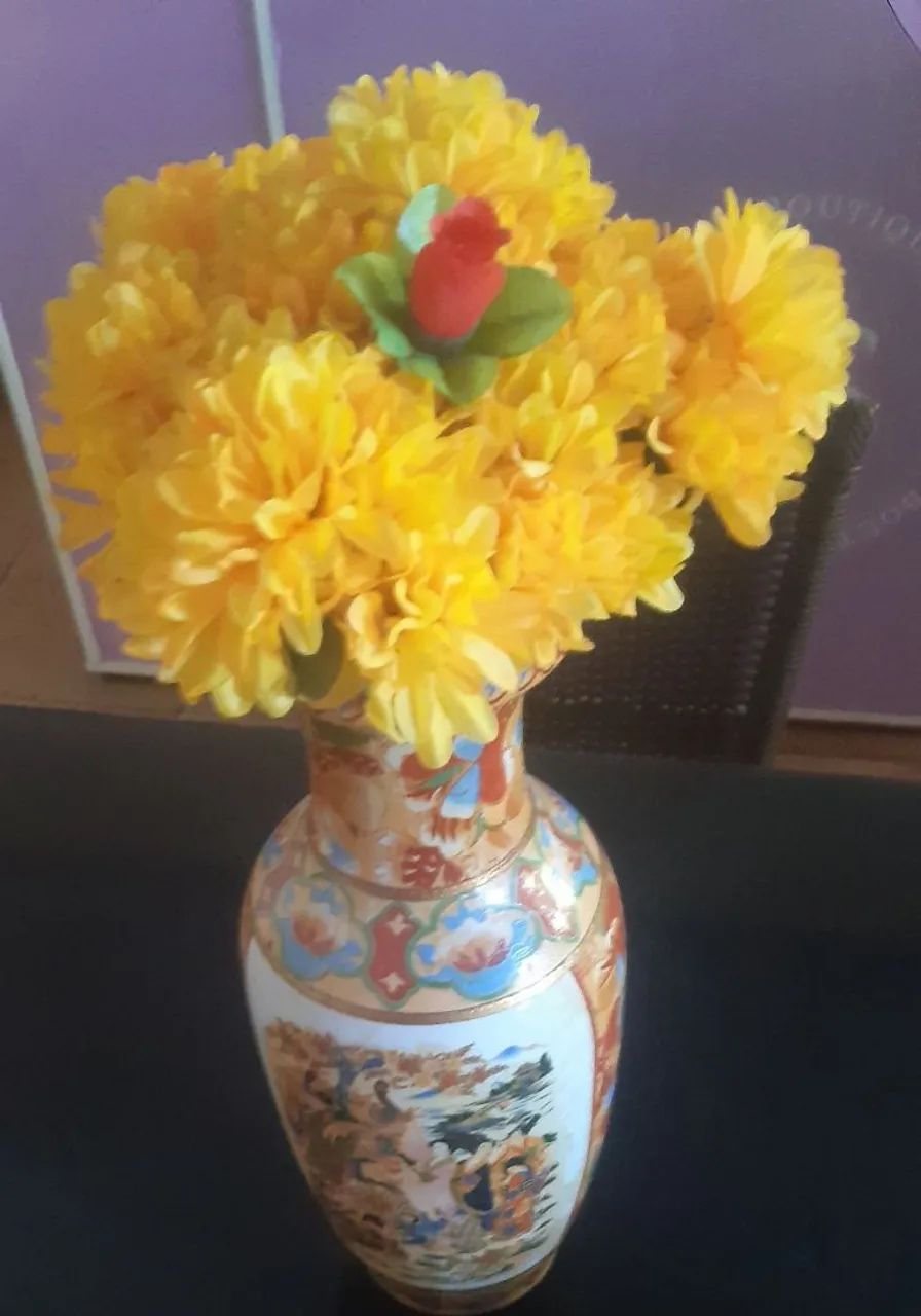 Vendo Vaso Chinês Antigo com Flores Amarelas - Foto 2
