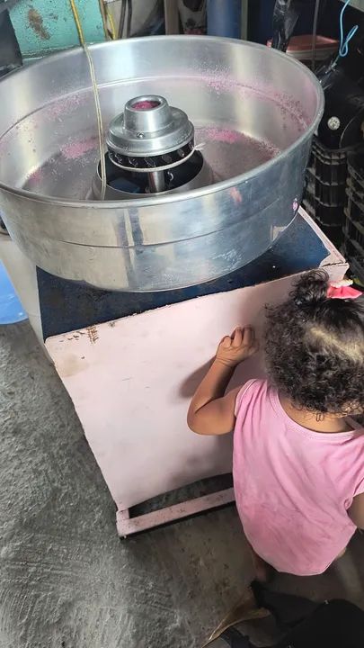 Máquina de Algodão Doce - Usada em Ótimo Estado - Foto 2