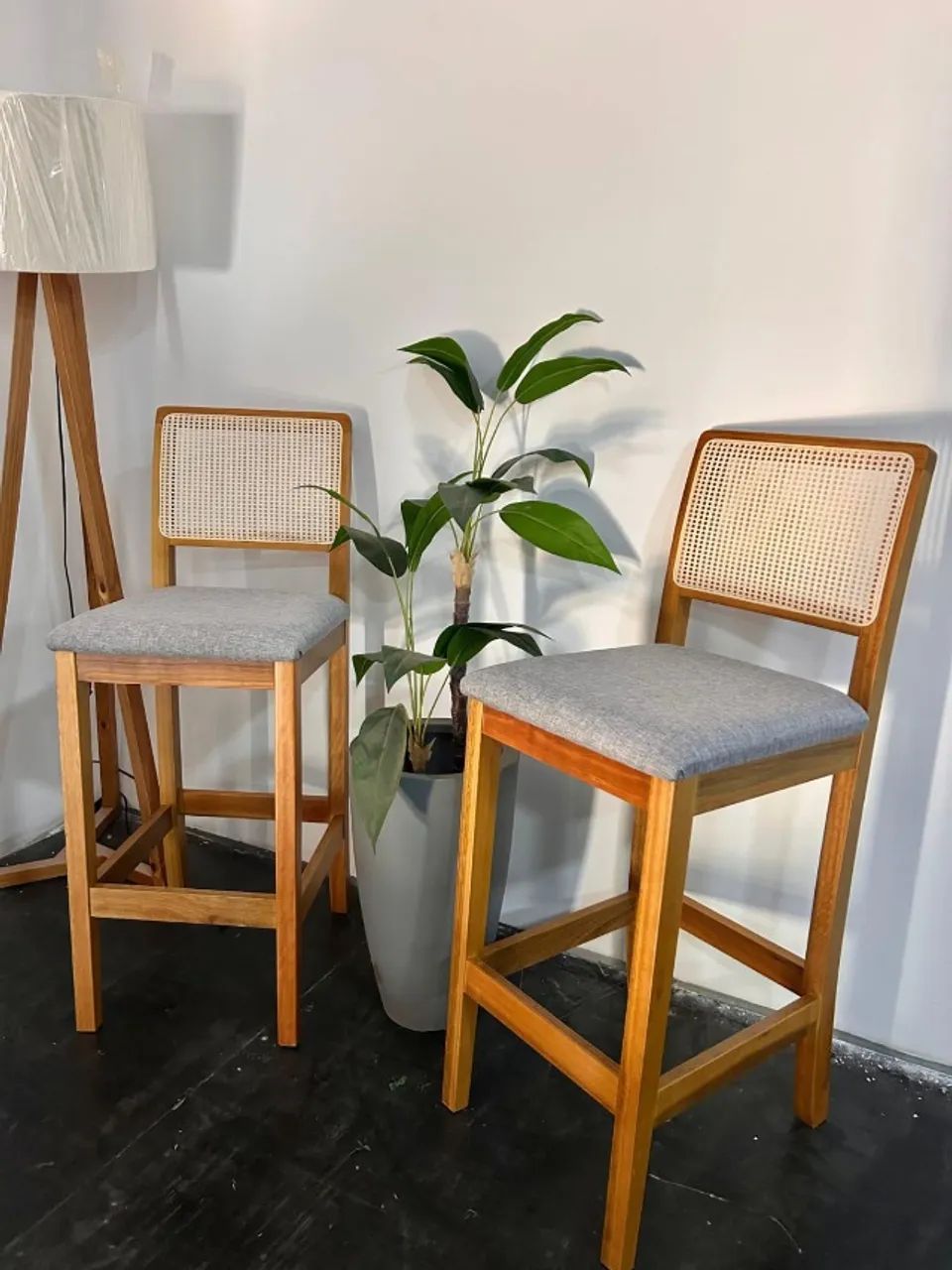 Banqueta de madeira unidade