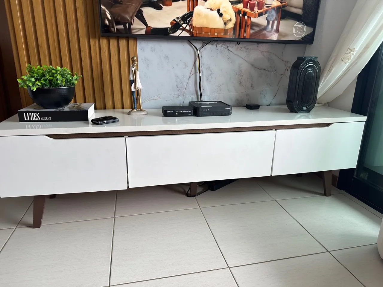 Rack de sala - Semi novo - Muito novo e sem marcas de uso.