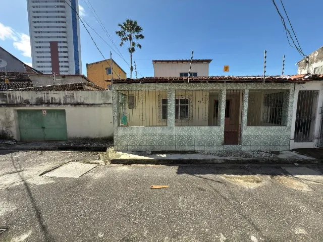 Aluga-se Casa Ampla com 4 Quartos - (Atrás do Líder da Duque)