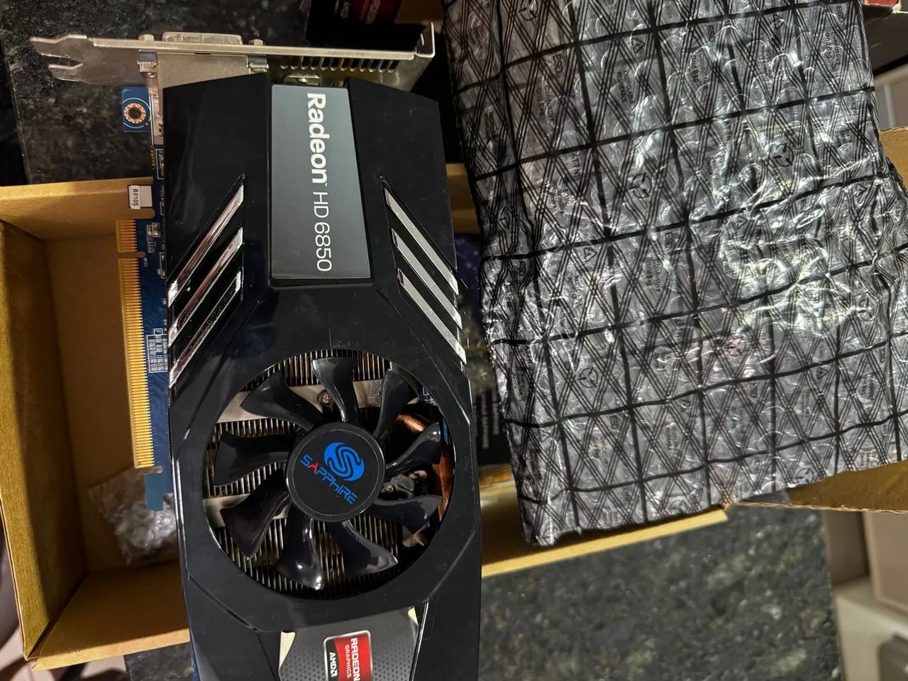 グラフィックボード　AMD Radeon HD 6850 AMD Radeon HD 6850 Specs | TechPowerUp GPU Database