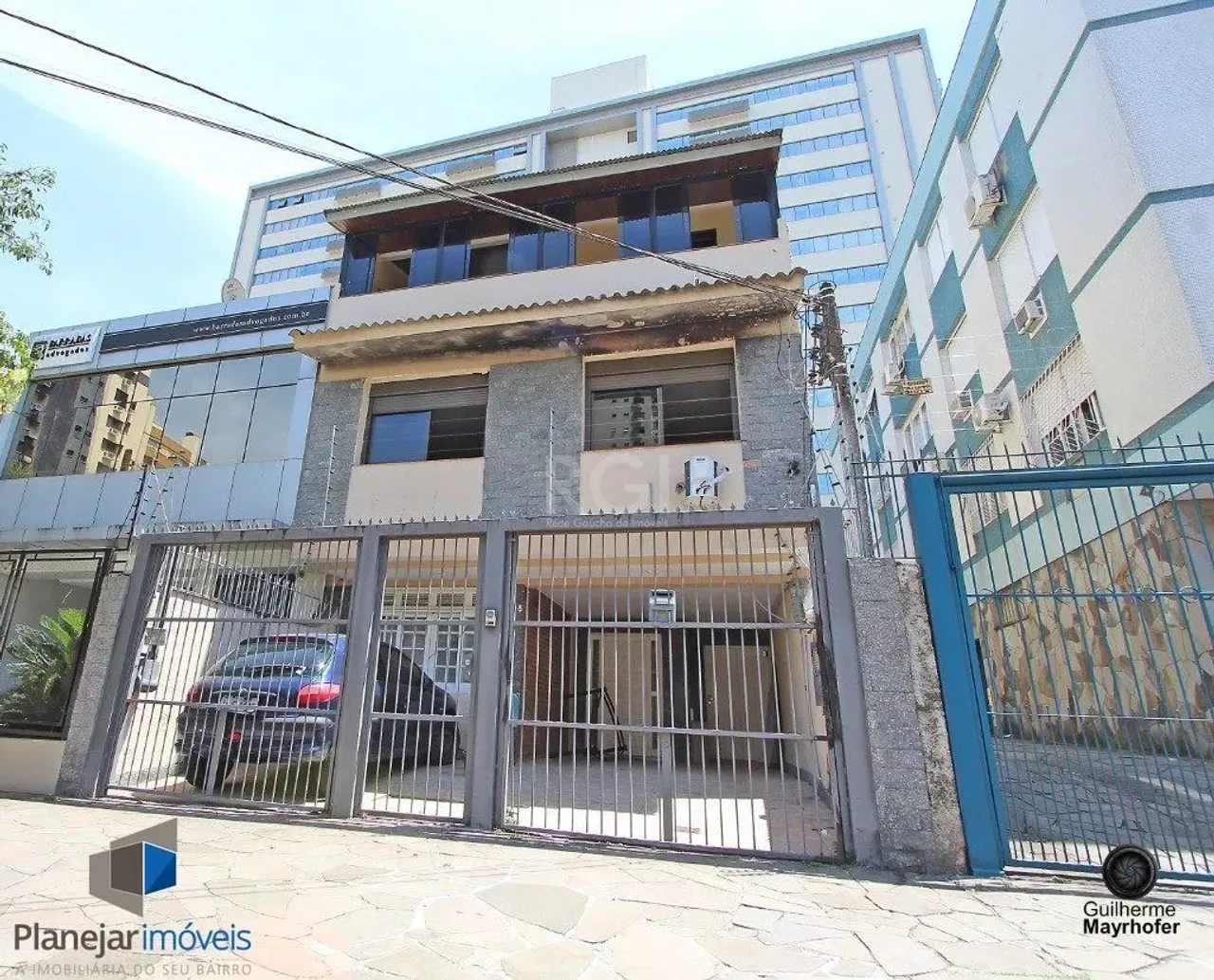 Casa para Venda - 300m², 6 dormitórios, sendo 1 suites, 3 vagas - Menino Deus
