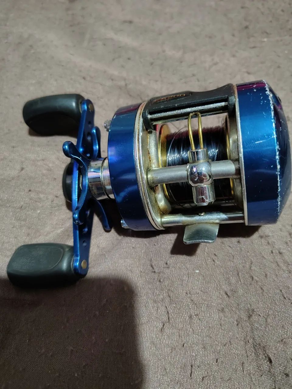 Carretilha de Pesca Azul - Usada