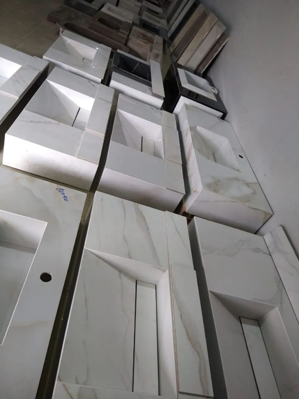 Pias de porcelanato de medidas variadas  - Foto 2