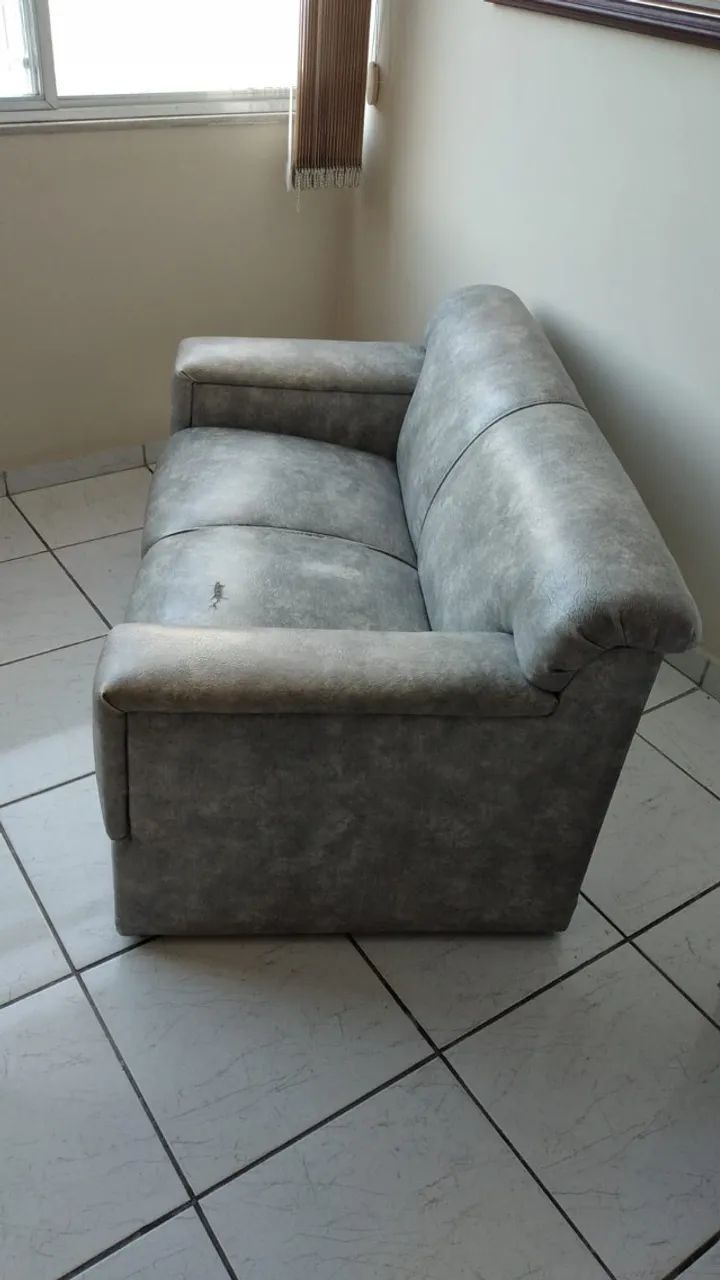 Sofá 2 lugares em couro