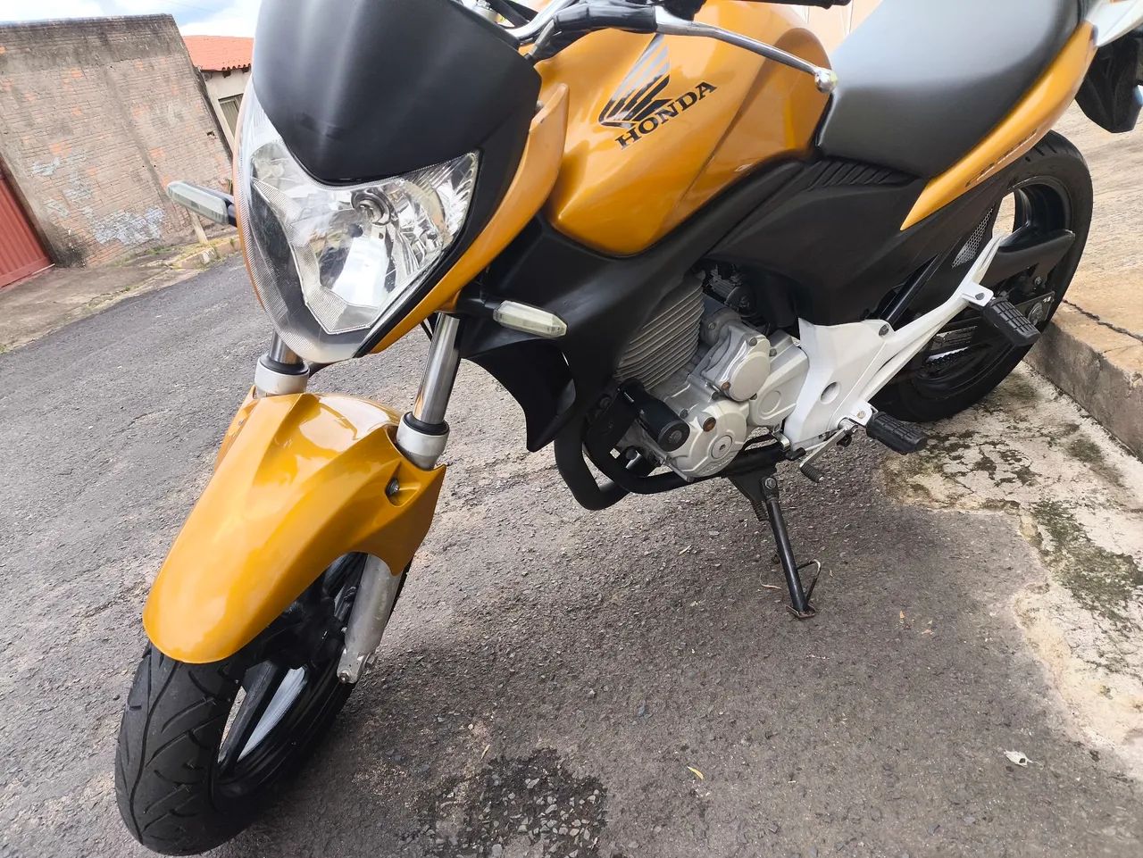 CB 300R Dourada | Ano 2011 | Conservada | 53.568 km | IPVA 2025 Pago - Foto 10