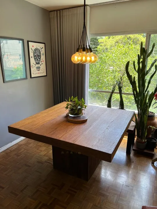 Mesa jantar em peroba estilo rústico, 140cmx140cm.