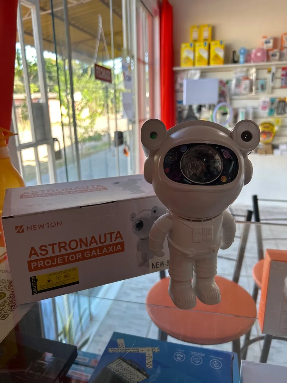 Projetor Galáxia Astronauta - Decore seu quarto!