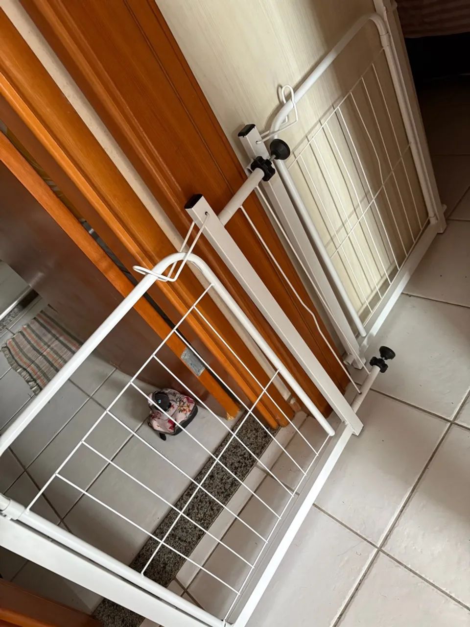 Grade Portão Porta Proteção Pets Crianças C/ Extensor Branco Açomix - Foto 2