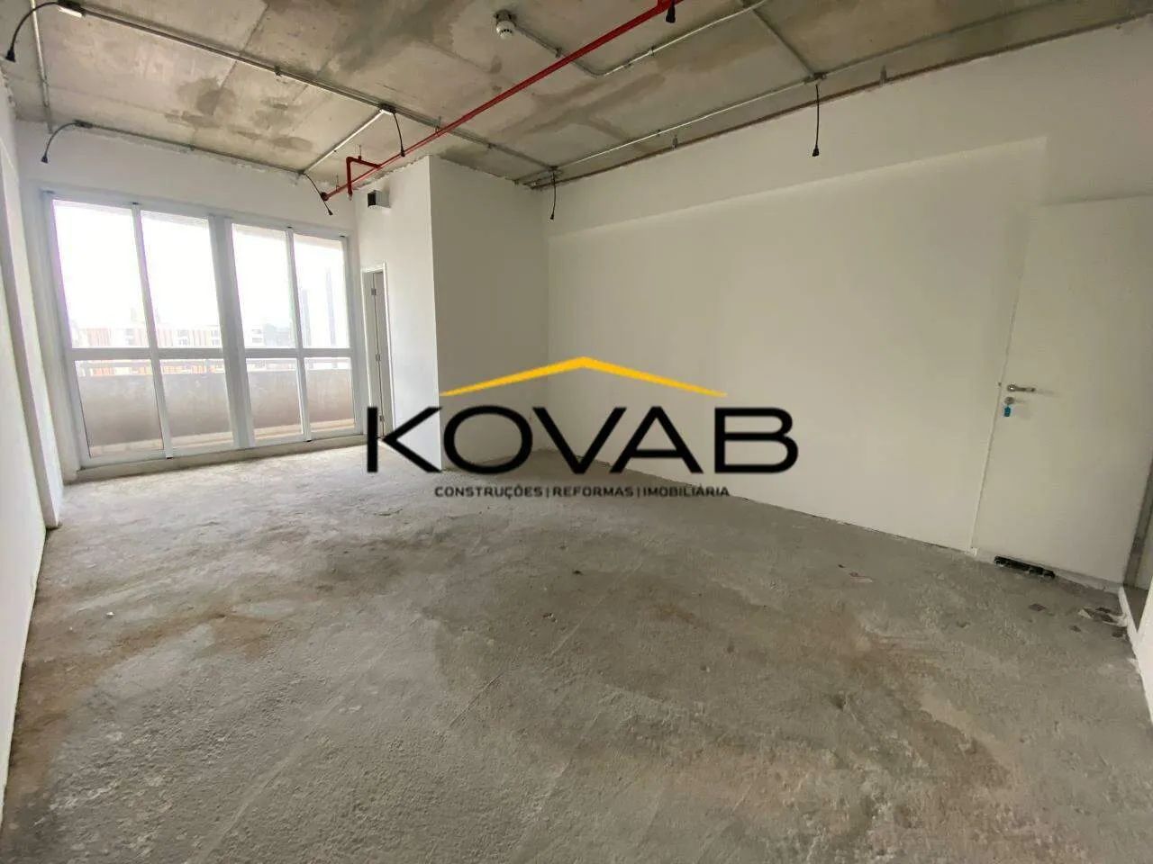 Oportunidade Imperdível de Compra de Sala Comercial na Chácara Santo Antônio - 45,38m²!