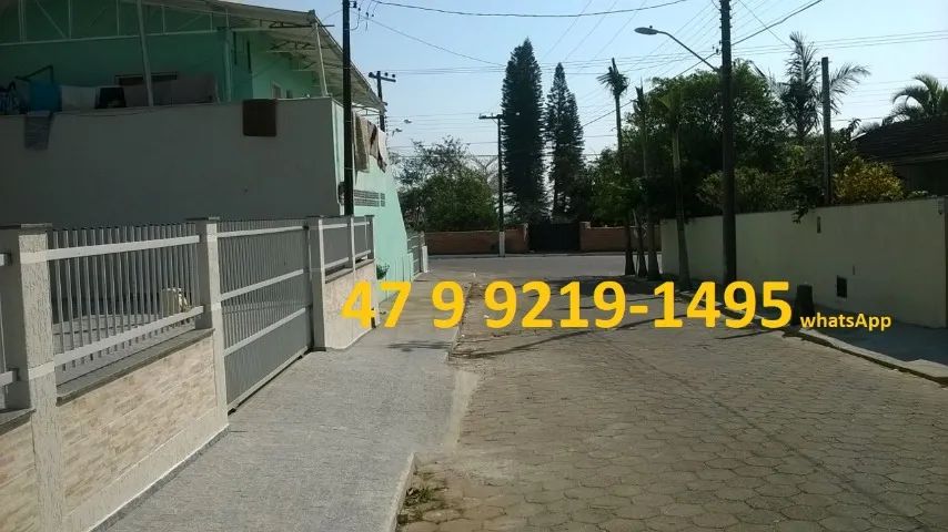 Casa 150m do mar com 2  quartos (ar C.), próximo ao Beto Carreiro