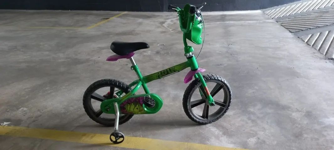 Bicicleta aro 14 - Hulk - Marvel Avengers  - Foto 5