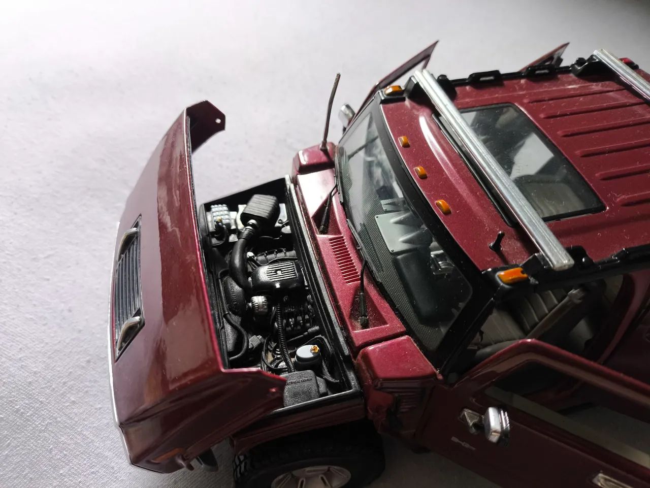 Miniatura Hummer H2 SUT 1/18 impecável  - Foto 5